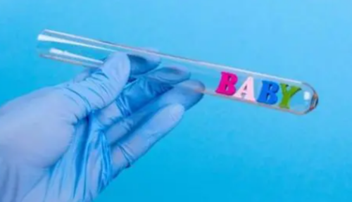 说话晚的上海助孕宝宝送幼儿园对吗一岁半上海助孕宝宝上早教班好吗